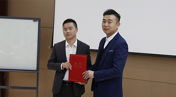 頭條！總經(jīng)理親自頒發(fā)聘書(shū)，科恩電器商學(xué)院迎來(lái)新校長(zhǎng)！